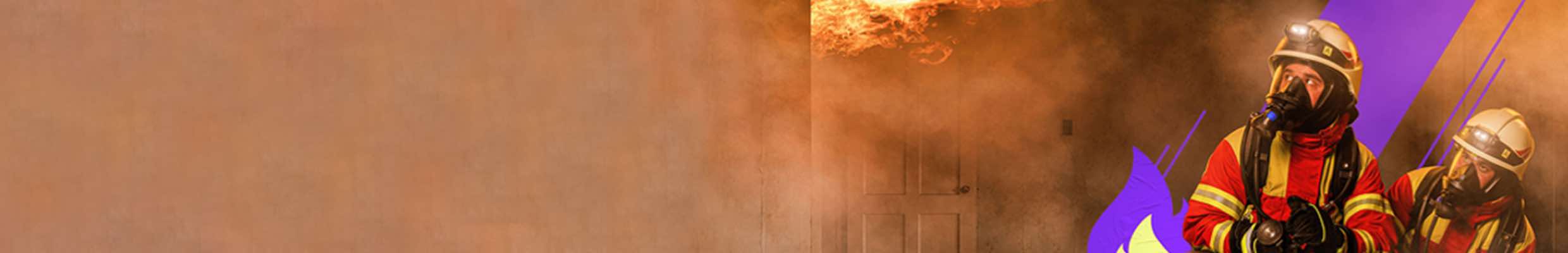 Kampagne für die Initiative Brückensteine Careleaver. Webdesign, YouTube-Videos, Icons, Social-Media-Kampagne, Influencer-Kooperation. Bild: Zwei Feuerwehrleute in voller Montur knien einsatzbereit im Rauch, akzentuiert durch lila Grafikelemente im Hintergrund. Text: STARKE PERSÖNLICHKEITEN.