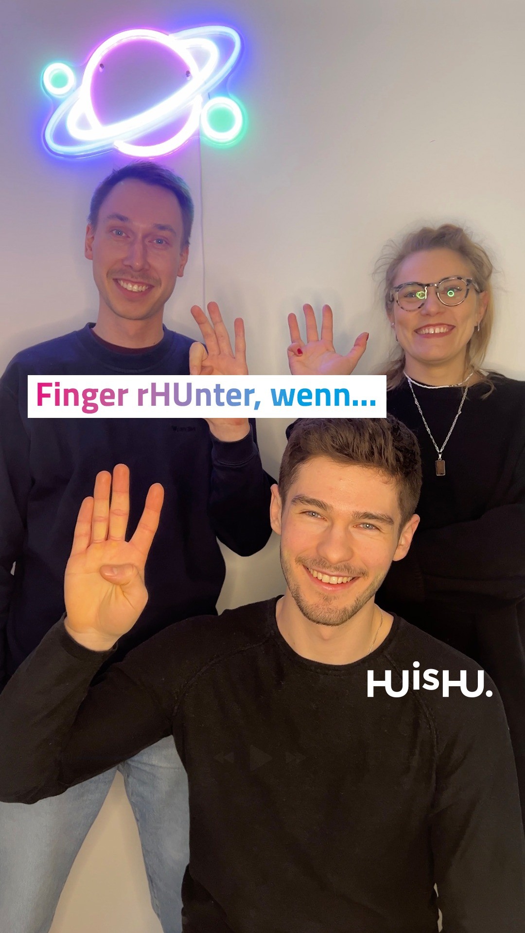 ✋ Finger rHUnter, wenn…⁠
⁠
…du dich schon gefragt hast, wo eigentlich die HUisHU-Edition bleibt. 😋⁠
⁠
#huishu #thisishu #agentur #agenturleben #agencylife #fingerrunterwenn #fingerrunter #marketing