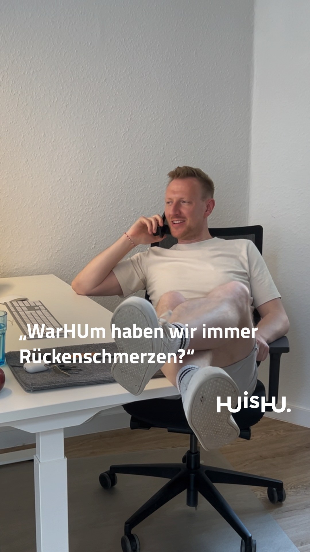 … aaaber wir haben höhenverstellbare Schreibtische!!! 👩‍💻⁠
Diagnose: kleine Diskrepanz zwischen Wissen und Tun. 🙋⁠
⁠
#huishu #thisishu #agenturleben #agentur #rückenschmerzen #workhard