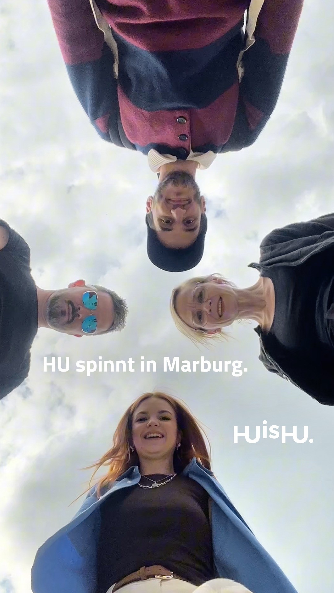 Johanna, Jessi, Simon und Rega auf Exkursion nach Marburg! 🎒⁠
⁠
Unser Ziel: Im Workshop mit unserer Kundin, der Philipps-Universität Marburg, (Ideen) spinnen. 🧐⁠
⁠
Unsere These: Wir werden die neue Studierendenkampagne richtig rocken. 💥⁠
⁠
Unser Fazit: Die aufgestellte These kann bestätigt werden. 🤭⁠
⁠
#huishu #kreativagentur #unimarburg