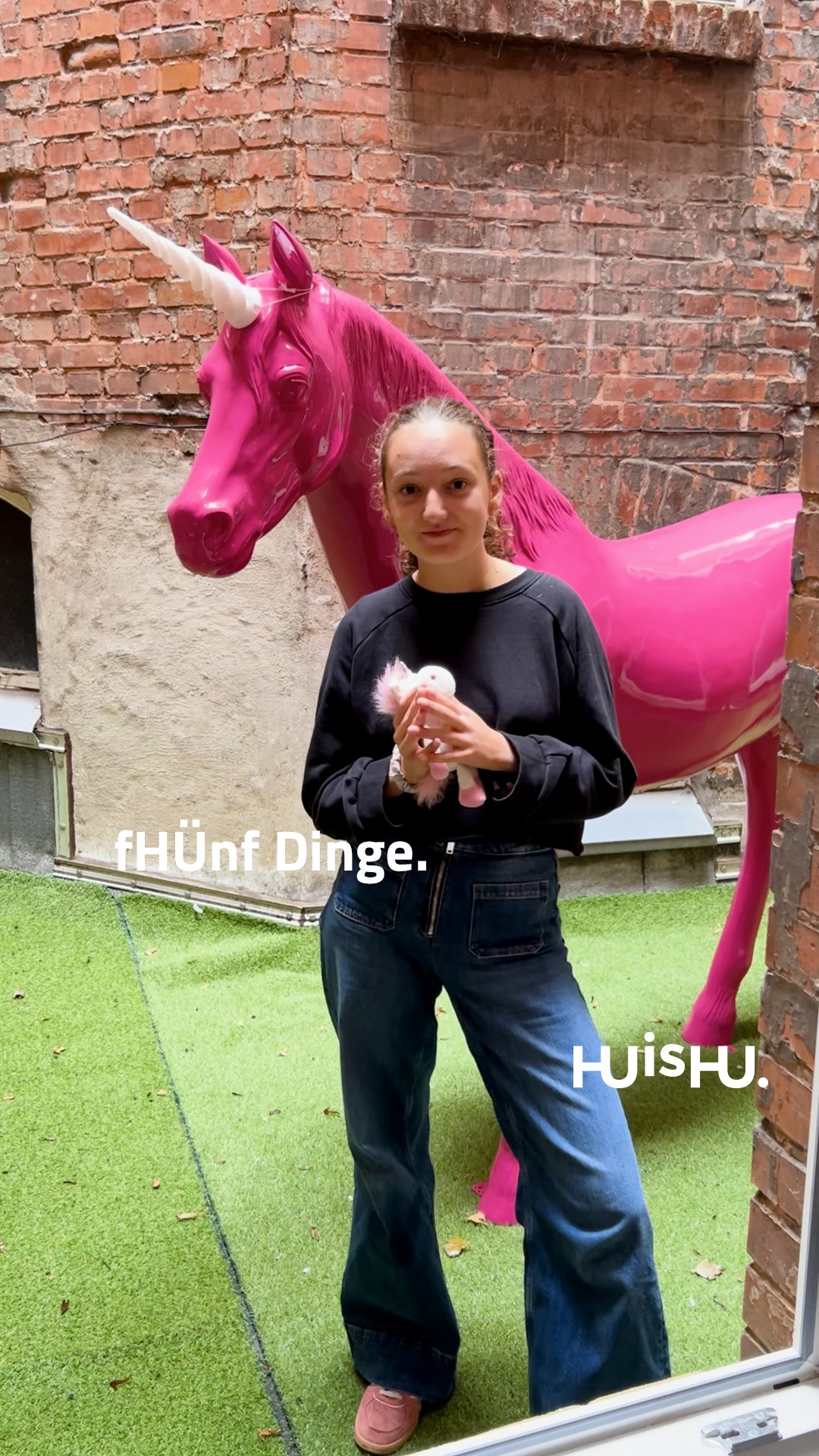 Eine wundervolle Zeit voller HUs und HÄs
… und pinken Einhörnern! 🦄
Danke an alle, die ich mit Letzterem nerven durfte. 🩷
#HUisHUray #Praktikum