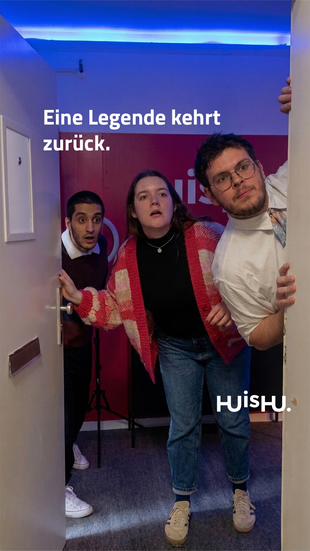 Die Rückkehr, auf die wir alle schon lange gewartet haben. ⁠
⁠
Endlich hat die kollektive Müdigkeit ein Ende. Dank der Wiederauferstehung unserer geliebten Kaffeemaschine sind wir wieder voll einsatzbereit. Das muss gefeiert werden. 🎉 ☕️⁠
⁠
#huishu #agenturleben #kreativagentur #Kaffeemaschine #Kaffeeliebe